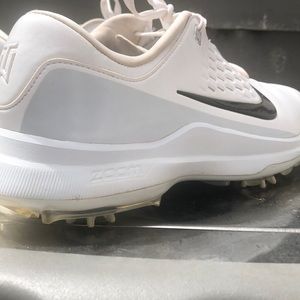 Men’s NIKE TW golf shoes